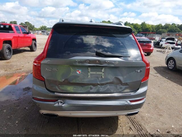 2017 VOLVO XC90 T6 MOMENTUM 6