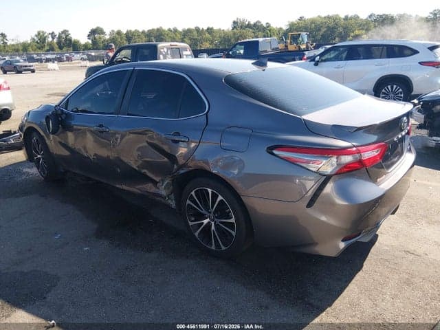 2019 TOYOTA CAMRY SE 3