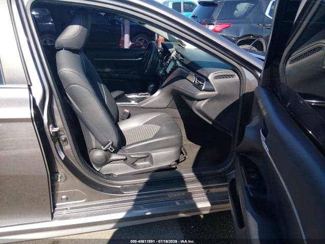 2019 TOYOTA CAMRY SE 5
