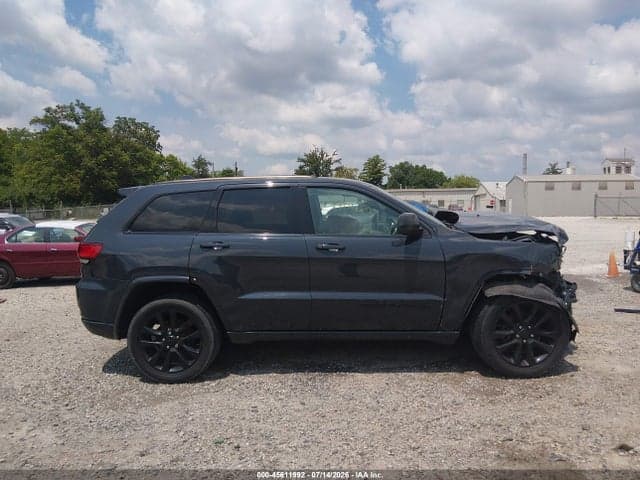 2017 JEEP GRAND CHEROKEE ALTITUDE 4X4 13