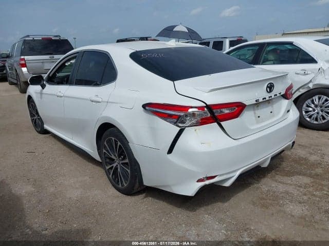 2020 TOYOTA CAMRY SE 3