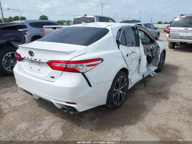 2020 TOYOTA CAMRY SE 4