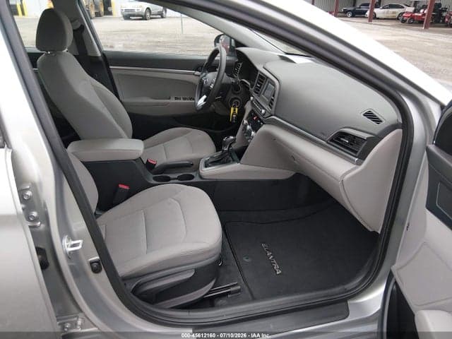 2020 HYUNDAI ELANTRA SE 5