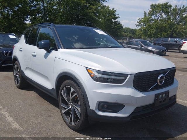 2021 VOLVO XC40 T5 R-DESIGN - 1
