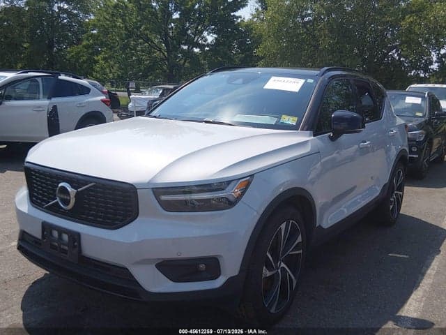 2021 VOLVO XC40 T5 R-DESIGN 2