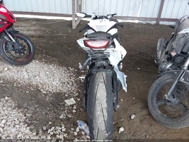 2025 HONDA CBR1000 RR 6