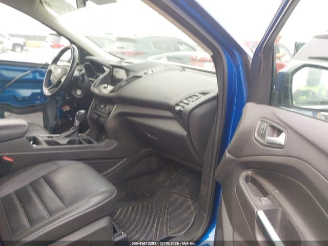 2017 FORD ESCAPE SE 5