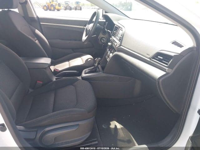 2019 HYUNDAI ELANTRA SE 5