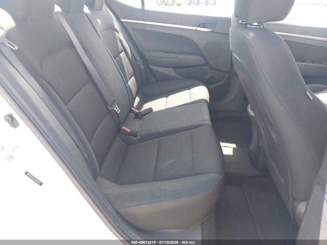 2019 HYUNDAI ELANTRA SE 8