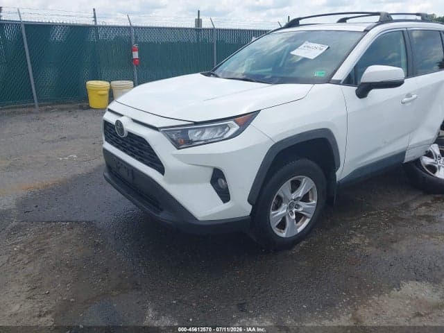 2020 TOYOTA RAV4 XLE 2