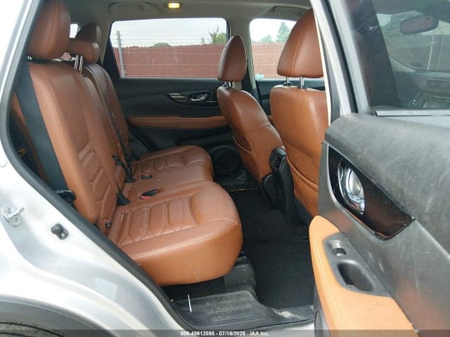 2017 NISSAN ROGUE SL 8