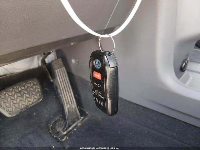 2021 TOYOTA SIENNA XLE 11