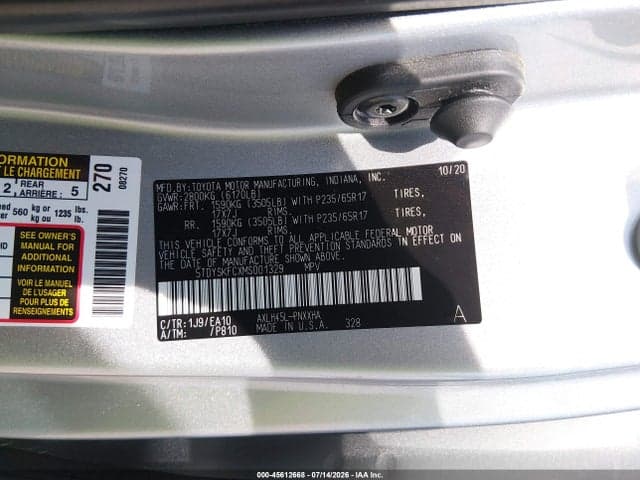 2021 TOYOTA SIENNA XLE 9