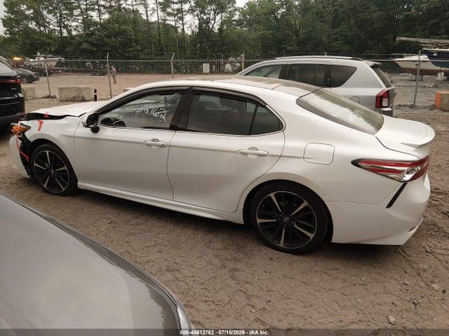 2018 TOYOTA CAMRY XSE 14