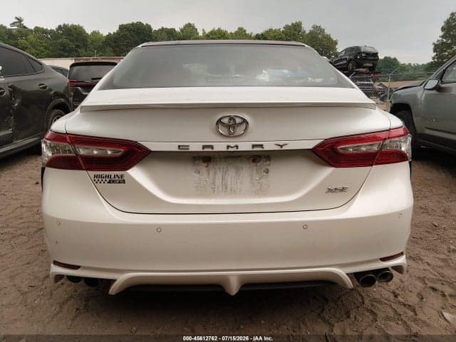 2018 TOYOTA CAMRY XSE 16