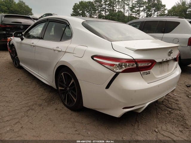 2018 TOYOTA CAMRY XSE 3