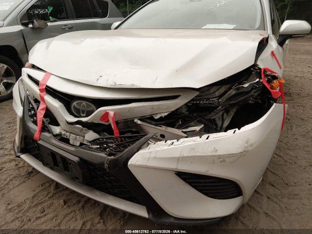 2018 TOYOTA CAMRY XSE 6