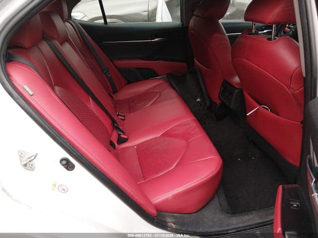 2018 TOYOTA CAMRY XSE 8