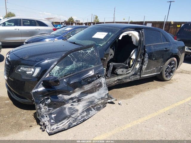 2019 CHRYSLER 300 TOURING 2