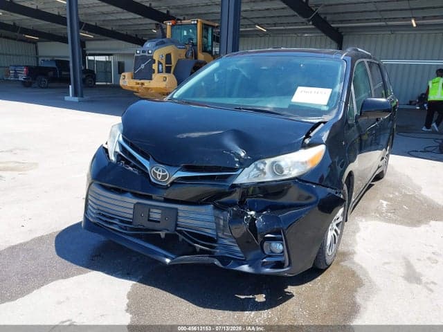 2019 TOYOTA SIENNA XLE 8 PASSENGER 6
