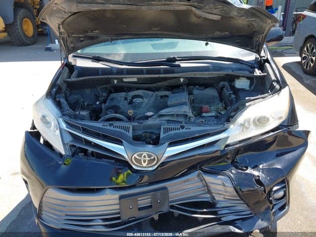 2019 TOYOTA SIENNA XLE 8 PASSENGER 10