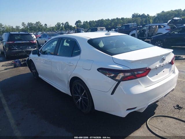 2021 TOYOTA CAMRY SE 3