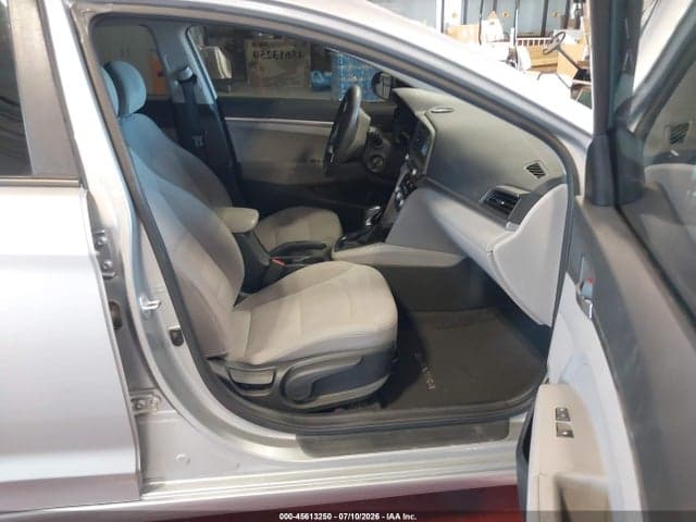 2020 HYUNDAI ELANTRA SE 5