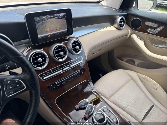 2017 MERCEDES-BENZ GLC 300 4MATIC 6
