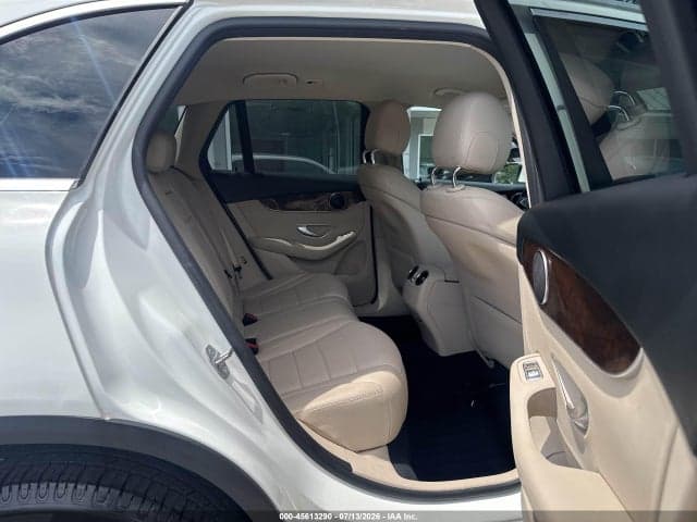 2017 MERCEDES-BENZ GLC 300 4MATIC 8