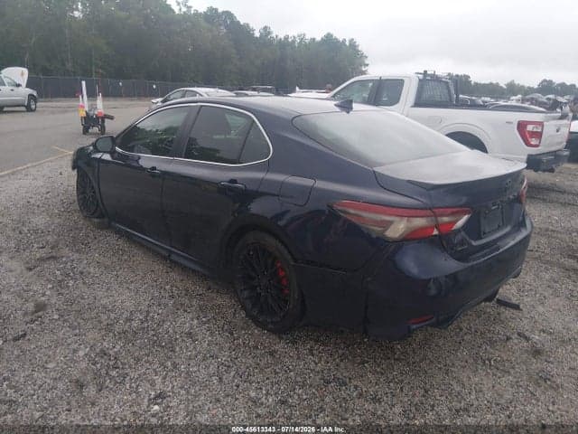 2021 TOYOTA CAMRY SE 3