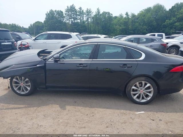 2017 JAGUAR XF 35T PREMIUM 14