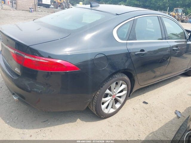 2017 JAGUAR XF 35T PREMIUM 4