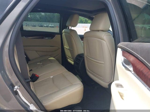 2017 CADILLAC XT5 LUXURY 8