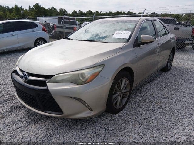 2016 TOYOTA CAMRY SE 2