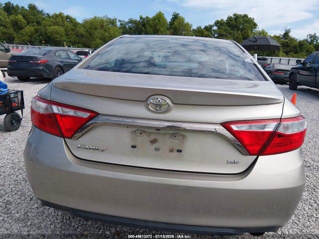 2016 TOYOTA CAMRY SE 16