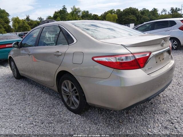 2016 TOYOTA CAMRY SE 3