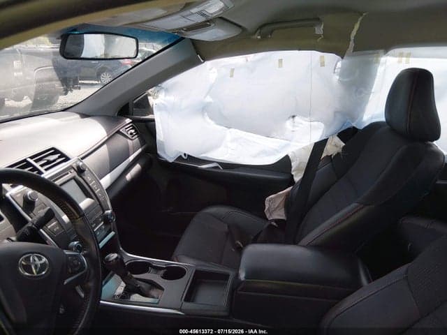 2016 TOYOTA CAMRY SE 5