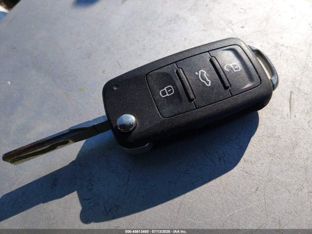 2018 VOLKSWAGEN BEETLE 2.0T COAST/2.0T S 11