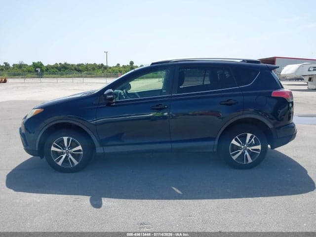 2017 TOYOTA RAV4 XLE 14