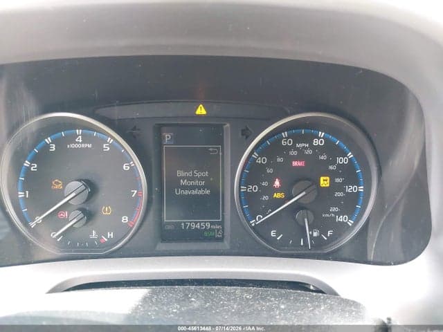 2017 TOYOTA RAV4 XLE 7