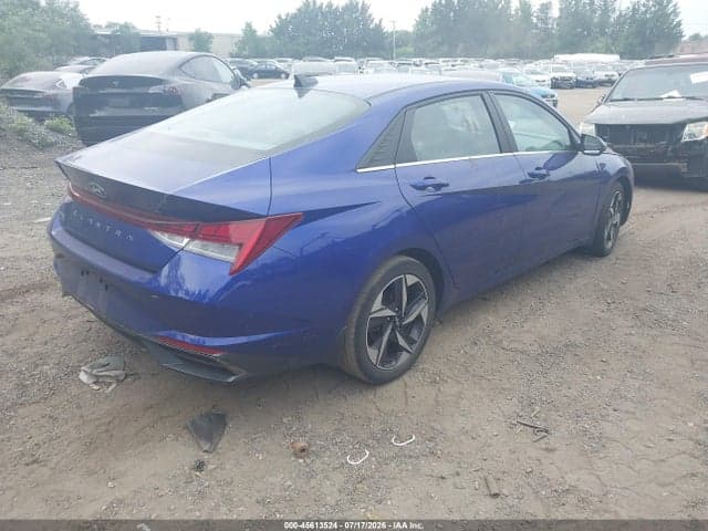 2022 HYUNDAI ELANTRA SEL 4