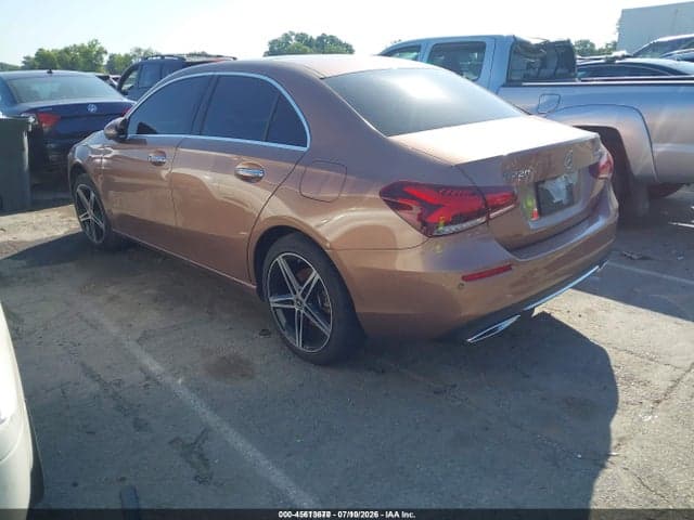 2022 MERCEDES-BENZ A 220 4MATIC 3