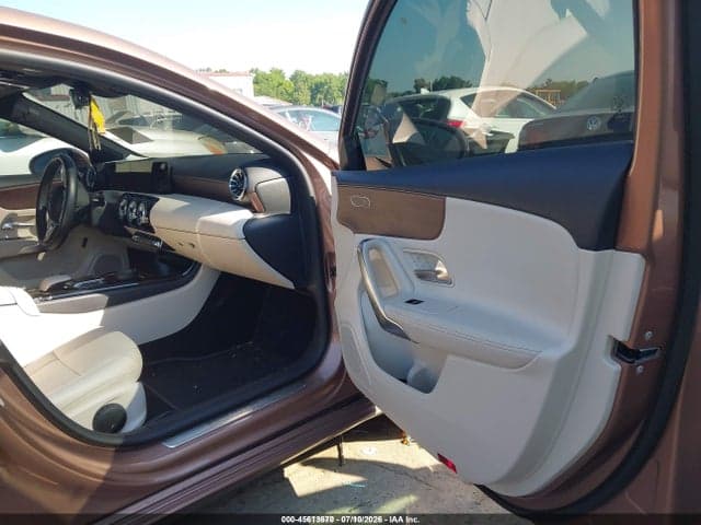 2022 MERCEDES-BENZ A 220 4MATIC 5