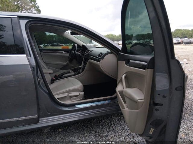 2017 VOLKSWAGEN PASSAT 1.8T SE 5