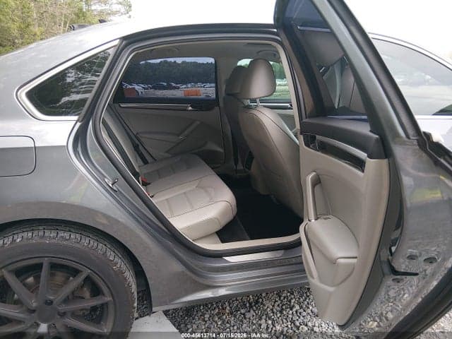 2017 VOLKSWAGEN PASSAT 1.8T SE 8