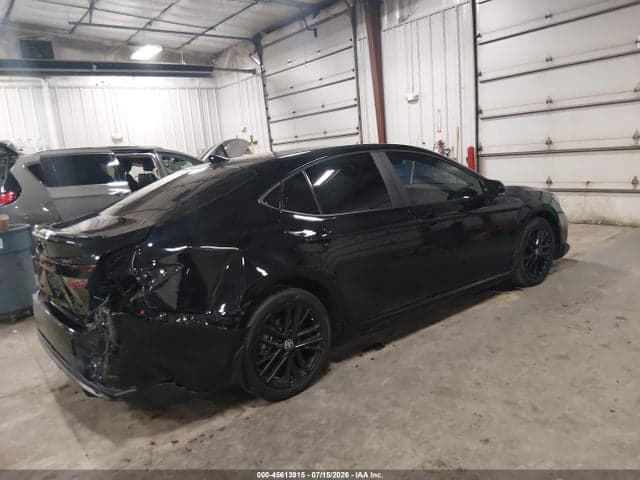 2025 TOYOTA CAMRY SE 4