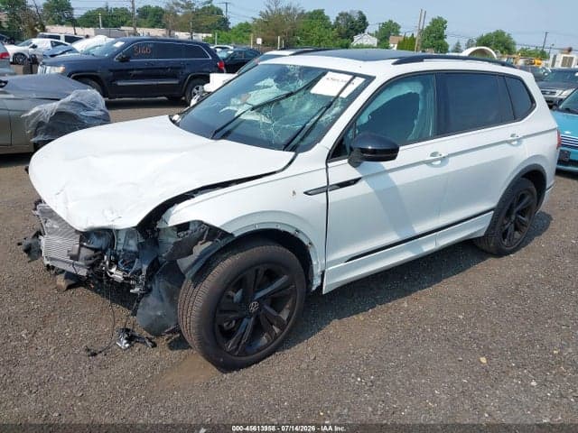 2024 VOLKSWAGEN TIGUAN 2.0T SE R-LINE BLACK 2