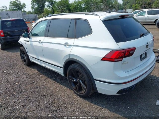 2024 VOLKSWAGEN TIGUAN 2.0T SE R-LINE BLACK 3