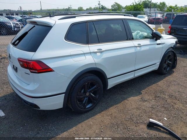 2024 VOLKSWAGEN TIGUAN 2.0T SE R-LINE BLACK 4