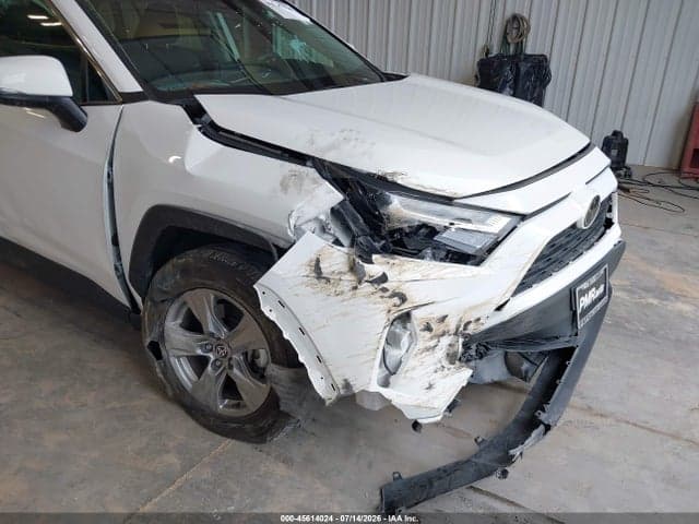 2024 TOYOTA RAV4 XLE 6